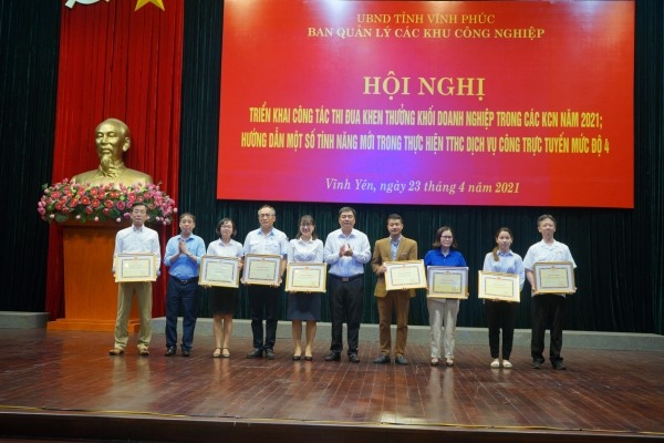 Công ty cổ phần Phát triển Hạ tầng Vĩnh Phúc vinh dự nhận bằng khen của UBND Tỉnh Vĩnh Phúc